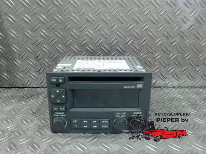 Używane Radio Volvo S40 (VS) 2.0 16V Cena € 63,00 Procedura marży oferowane przez Autosloperij Pieper BV