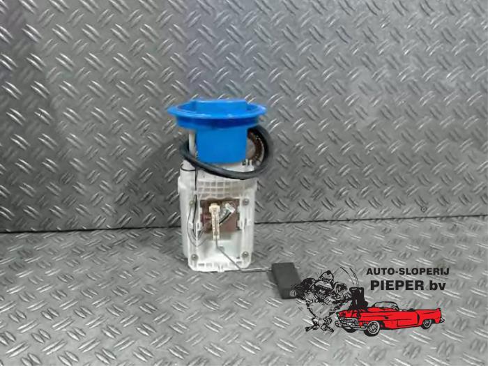 Usagé Pompe essence Volkswagen Golf V (1K1) 2.0 FSI 16V Prix € 78,75 Règlement à la marge proposé par Autosloperij Pieper BV