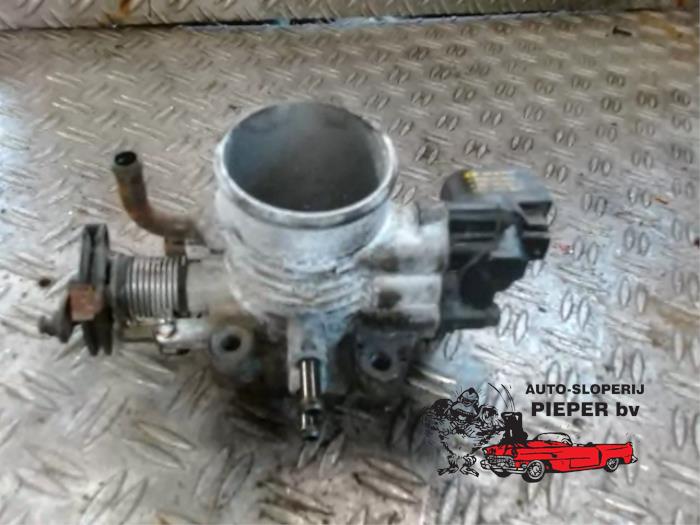 Usagé Boitier papillon Kia Carens II (FJ) 1.8i 16V Prix € 42,00 Règlement à la marge proposé par Autosloperij Pieper BV