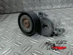 Spanrolle multiriem van een Ford Focus 3 1.0 Ti-VCT EcoBoost 12V 100 2012