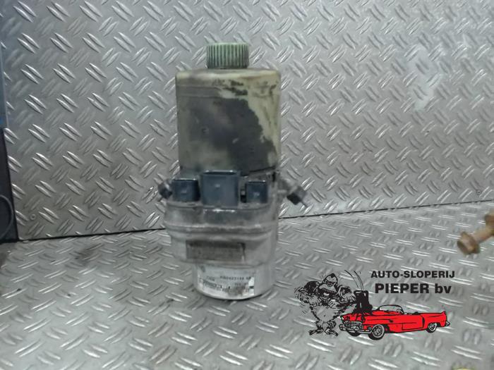 Used Power steering pump Volkswagen Polo IV (9N1/2/3) 1.2 12V Price € 73,50 Margin scheme offered by Autosloperij Pieper BV