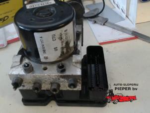 Usados Bomba ABS Volkswagen Transporter T5 2.5 TDi PF Precio € 577,50 Norma de margen ofrecido por Autosloperij Pieper BV