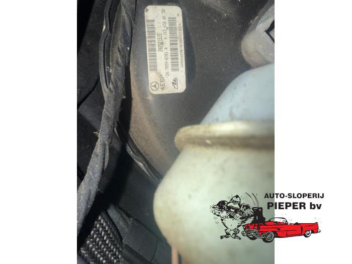 Usados Servofreno Mercedes ML I (163) 500 5.0 V8 24V Precio € 210,00 Norma de margen ofrecido por Autosloperij Pieper BV