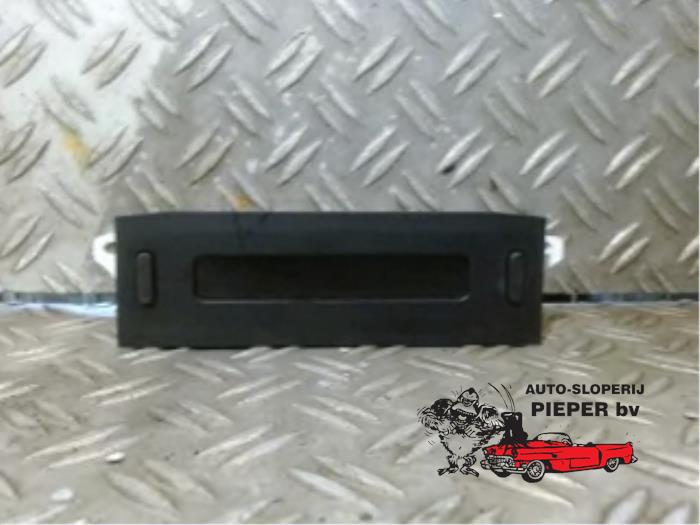 Begagnade Innerdisplay Peugeot 206+ (2L/M) 1.1 XR,XS Pris € 31,50 Marginaltabell erbjuds av Autosloperij Pieper BV