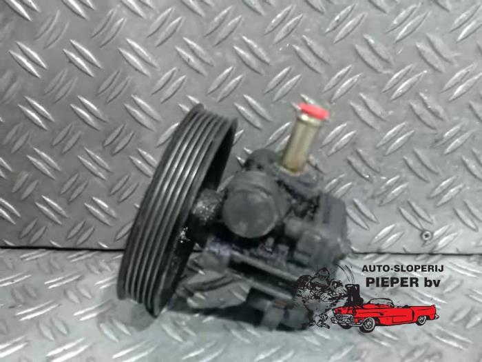 Usagé Pompe de direction Mitsubishi Grandis (NA) 2.4 16V MIVEC Prix € 52,50 Règlement à la marge proposé par Autosloperij Pieper BV