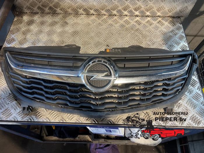 Używane Grill Opel Karl 1.0 12V Cena € 131,25 Procedura marży oferowane przez Autosloperij Pieper BV