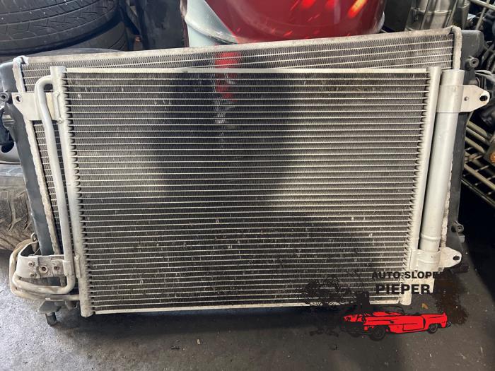 Usagé Condenseur de climatisation Volkswagen Golf VI (5K1) Prix € 36,75 Règlement à la marge proposé par Autosloperij Pieper BV