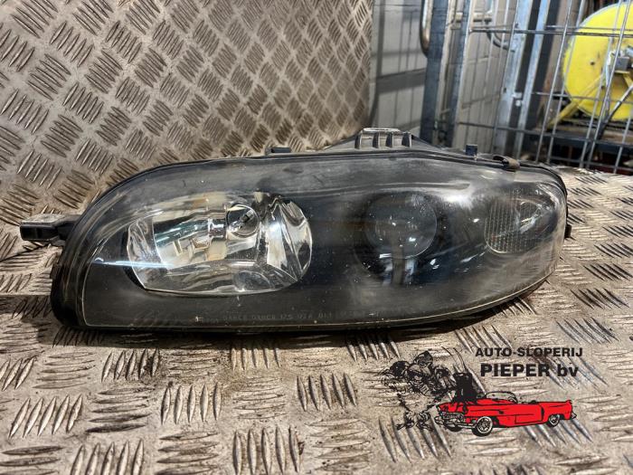 Używane Reflektor lewy Fiat Marea Weekend (185BX/CX) 2.0 HLX 20V Cena € 36,75 Procedura marży oferowane przez Autosloperij Pieper BV