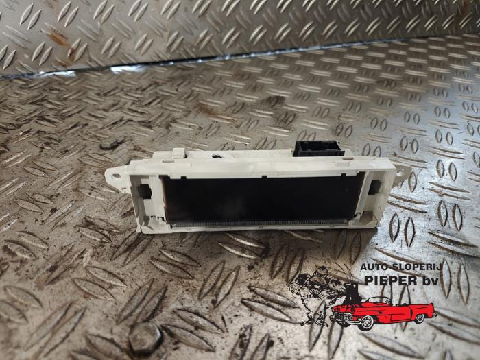Begagnade Innerdisplay Peugeot 307 (3A/C/D) 1.4 Pris € 31,50 Marginaltabell erbjuds av Autosloperij Pieper BV
