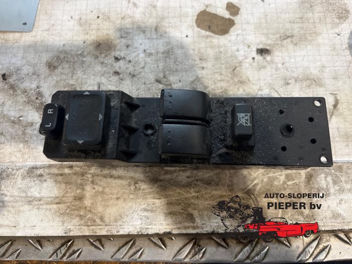 Usados Interruptor de ventanilla eléctrica Mazda 5 (CR19) 1.8i 16V Precio € 52,50 Norma de margen ofrecido por Autosloperij Pieper BV