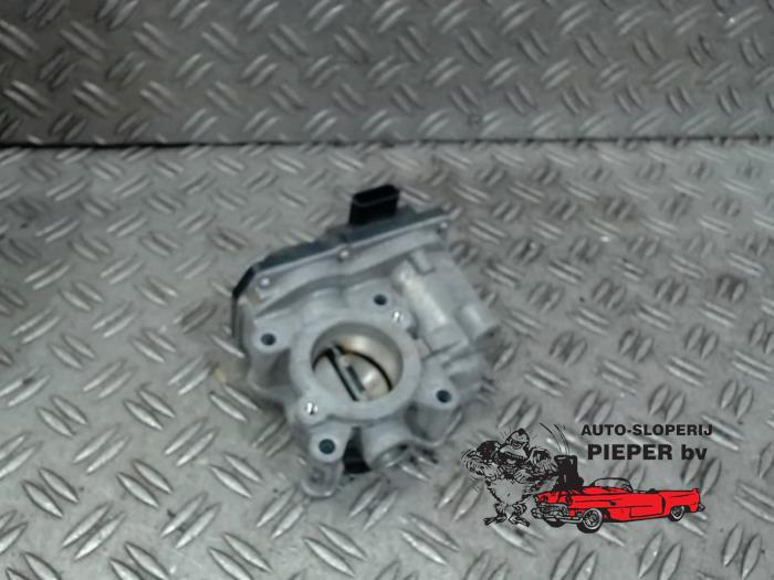 Usagé Boitier papillon Renault Clio III Estate/Grandtour (KR) 1.2 16V TCE 100 Prix € 63,00 Règlement à la marge proposé par Autosloperij Pieper BV