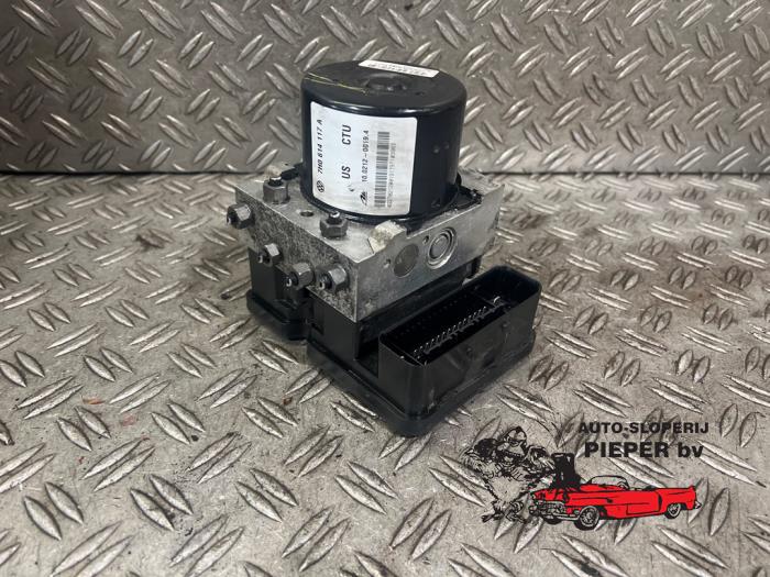 Usagé Bloc ABS Volkswagen Transporter T5 1.9 TDi Prix € 577,50 Règlement à la marge proposé par Autosloperij Pieper BV