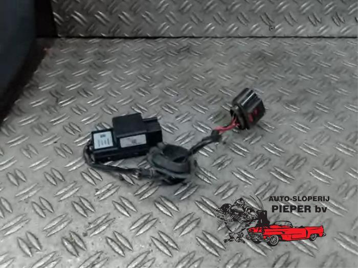 Usagé Module pompe carburant Volkswagen Golf V (1K1) 2.0 FSI 16V Prix € 31,50 Règlement à la marge proposé par Autosloperij Pieper BV