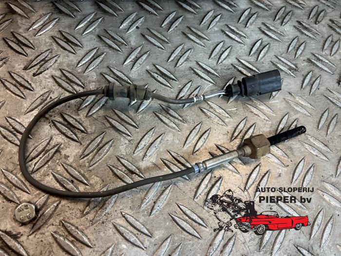 Usagé Sensor température d’échappement Volkswagen Touran (1T1/T2) 2.0 FSI 16V Prix € 31,50 Règlement à la marge proposé par Autosloperij Pieper BV