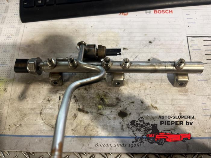 Usagé Système d'injection BMW 3 serie (E90) 318i 16V Prix € 63,00 Règlement à la marge proposé par Autosloperij Pieper BV