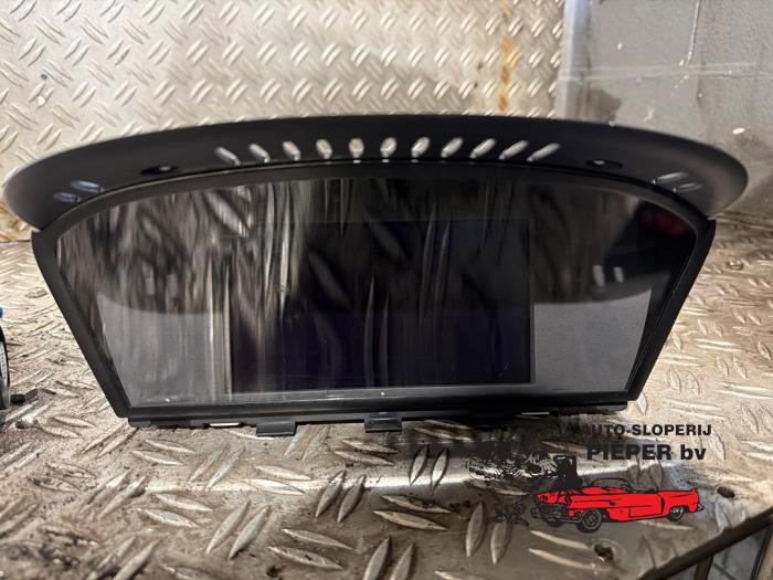 Begagnade Innerdisplay BMW 3 serie (E90) 318i 16V Pris € 157,50 Marginaltabell erbjuds av Autosloperij Pieper BV