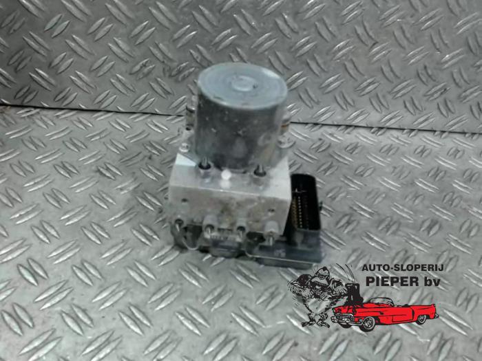 Używane Pompa ABS Citroen C4 Picasso (UD/UE/UF) 1.8 16V Cena € 94,50 Procedura marży oferowane przez Autosloperij Pieper BV
