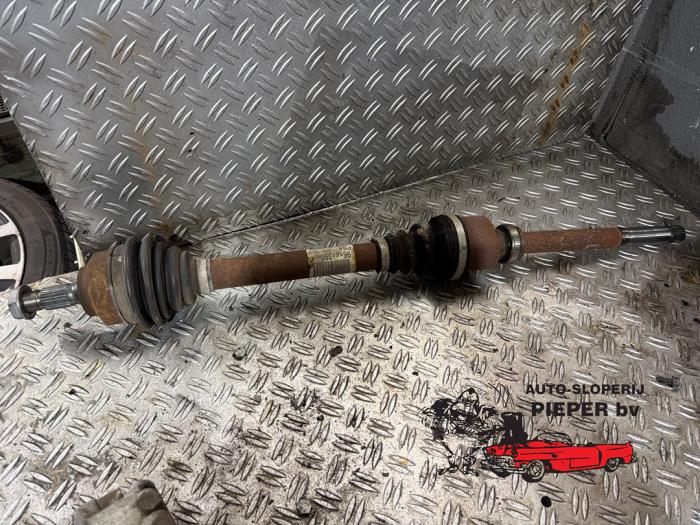 Gebrauchte Antriebswelle rechts vorne Peugeot 207/207+ (WA/WC/WM) 1.6 16V RC Turbo Preis € 36,75 Margenregelung angeboten von Autosloperij Pieper BV
