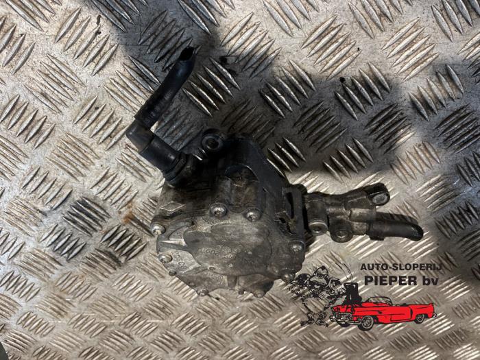 Usagé Pompe à vide (diesel) Volkswagen Caddy III (2KA,2KH,2CA,2CH) 2.0 SDI Prix € 52,50 Règlement à la marge proposé par Autosloperij Pieper BV