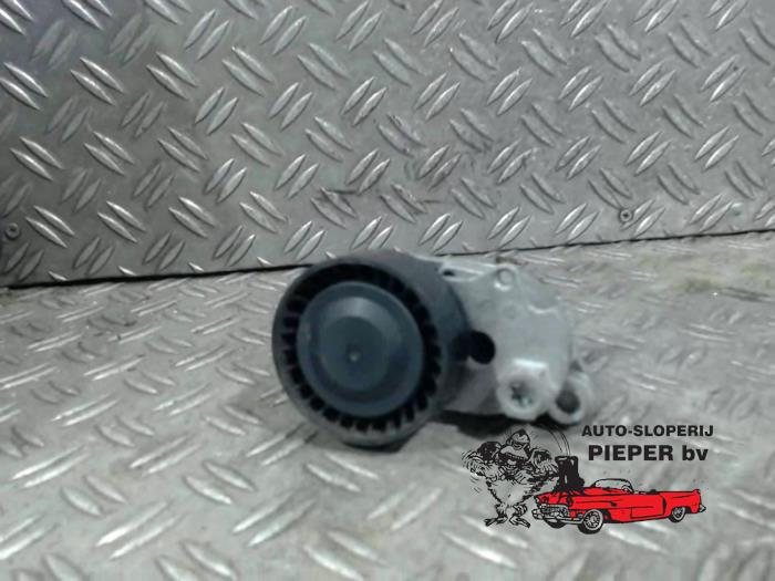 Usados Tensor correa múltiple Volkswagen Up! (121) 1.0 12V 60 Precio € 21,00 Norma de margen ofrecido por Autosloperij Pieper BV