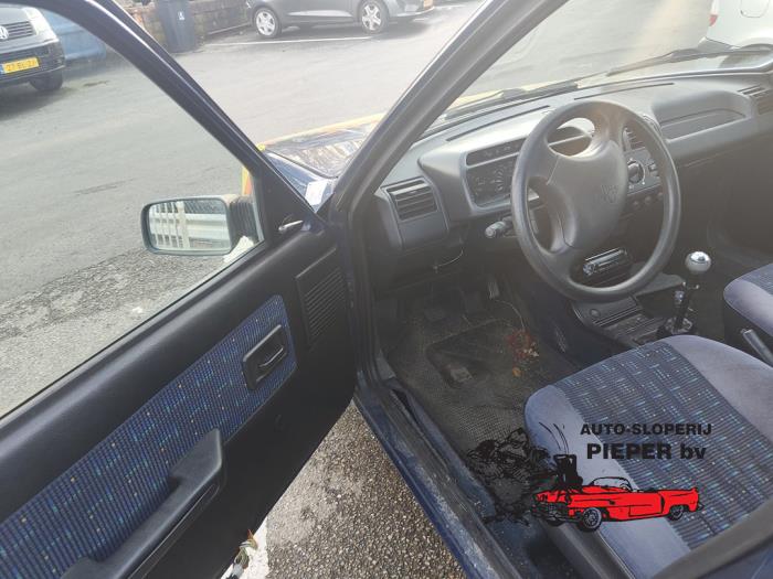 Używane Panel Peugeot 205 II (20A/C) 1.4 Cena na żądanie oferowane przez Autosloperij Pieper BV