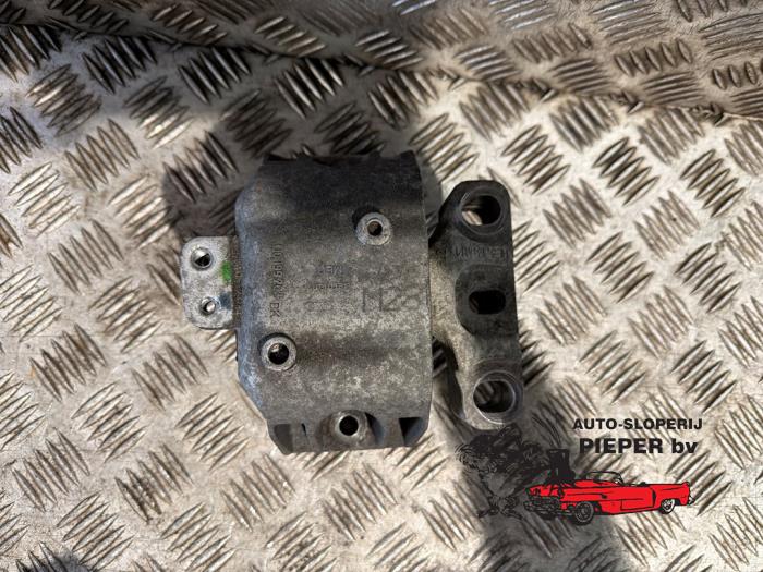 Usagé Support moteur Volkswagen Golf IV (1J1) 1.6 16V Prix € 26,25 Règlement à la marge proposé par Autosloperij Pieper BV