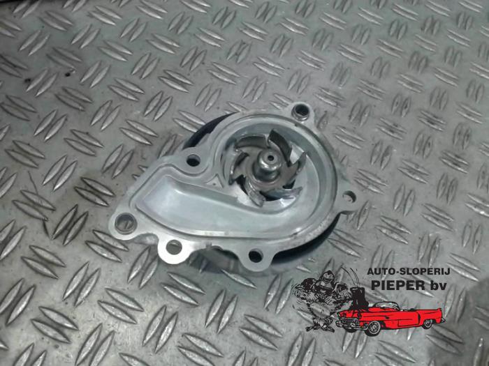 Usagé Pompe à eau Kia Picanto (TA) 1.0 12V Prix € 26,25 Règlement à la marge proposé par Autosloperij Pieper BV