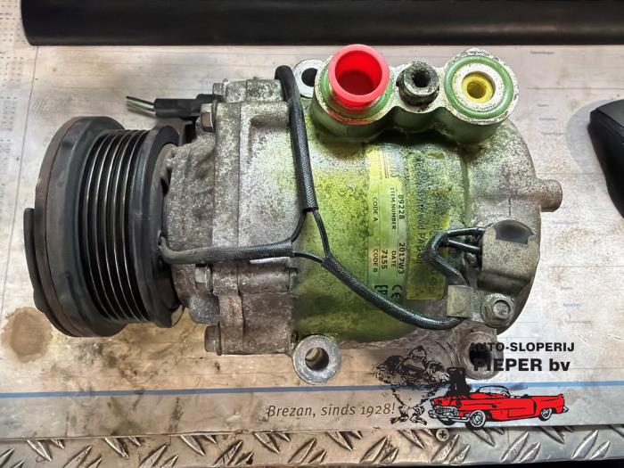 Usagé Pompe clim Ford Mondeo III Wagon 1.8 16V Prix € 78,75 Règlement à la marge proposé par Autosloperij Pieper BV