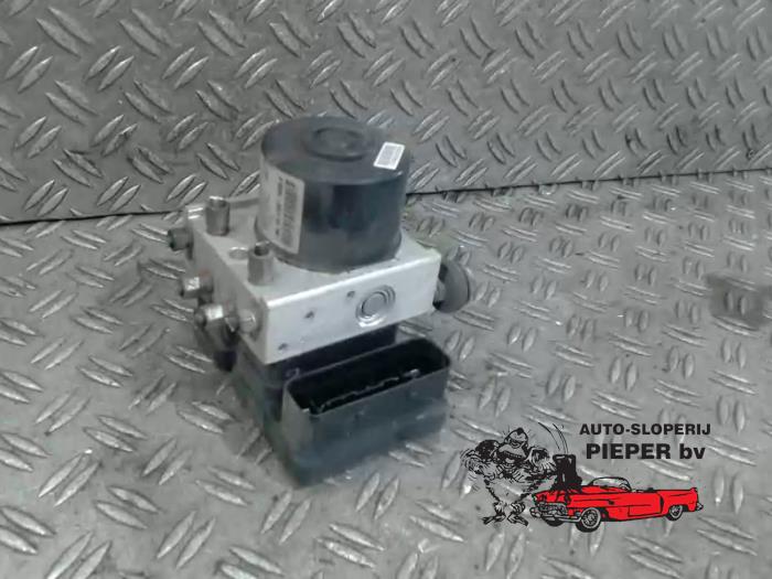 Begagnade ABS-pump Suzuki Swift (ZA/ZC/ZD1/2/3/9) 1.3 VVT 16V Pris € 315,00 Marginaltabell erbjuds av Autosloperij Pieper BV