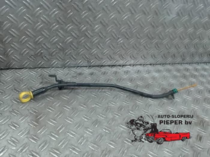 Gebrauchte Ölmessstab Peugeot 208 I (CA/CC/CK/CL) 1.0 Vti 12V PureTech Preis € 26,25 Margenregelung angeboten von Autosloperij Pieper BV