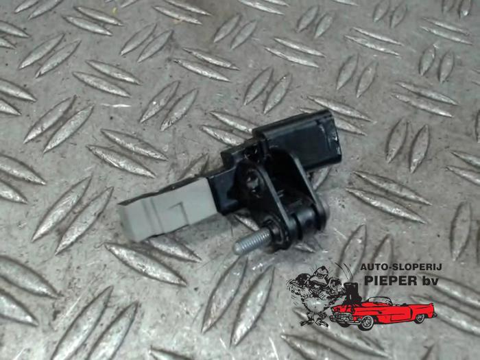 Begagnade Vevaxelsensor Peugeot 208 I (CA/CC/CK/CL) 1.0 Vti 12V PureTech Pris € 21,00 Marginaltabell erbjuds av Autosloperij Pieper BV