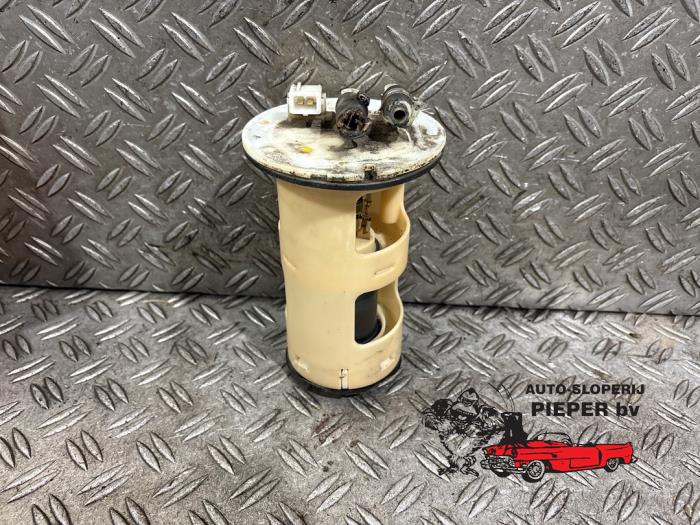 Usagé Pompe essence Peugeot 205 II (20A/C) 1.4 Prix € 42,00 Règlement à la marge proposé par Autosloperij Pieper BV