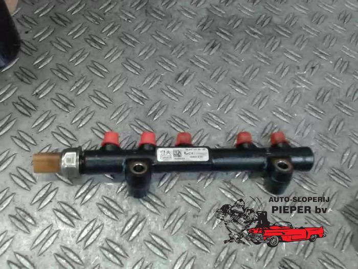 Usagé Système d'injection Ford Transit Connect (PJ2) 1.5 TDCi Prix € 36,75 Règlement à la marge proposé par Autosloperij Pieper BV