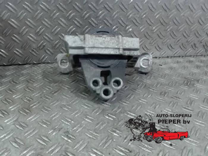 Usagé Support moteur Ford Transit Connect (PJ2) 1.5 TDCi Prix € 36,75 Règlement à la marge proposé par Autosloperij Pieper BV