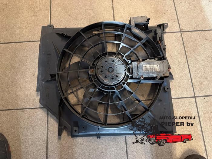 Używane Silnik wentylatora BMW 3 serie Touring (E46/3) 320i 24V Cena € 52,50 Procedura marży oferowane przez Autosloperij Pieper BV