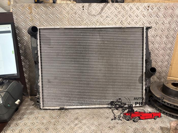 Usagé Radiateur BMW 3 serie Touring (E91) 318i 16V Prix € 47,25 Règlement à la marge proposé par Autosloperij Pieper BV