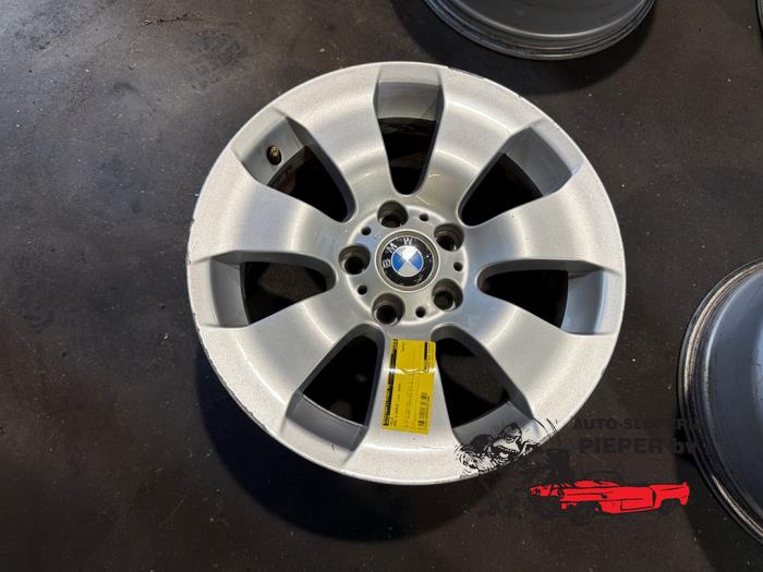 Używane Obrecz BMW 3 serie Touring (E91) 318i 16V Cena € 63,00 Procedura marży oferowane przez Autosloperij Pieper BV