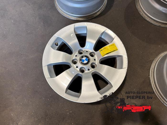Używane Obrecz BMW 3 serie Touring (E91) 318i 16V Cena € 63,00 Procedura marży oferowane przez Autosloperij Pieper BV
