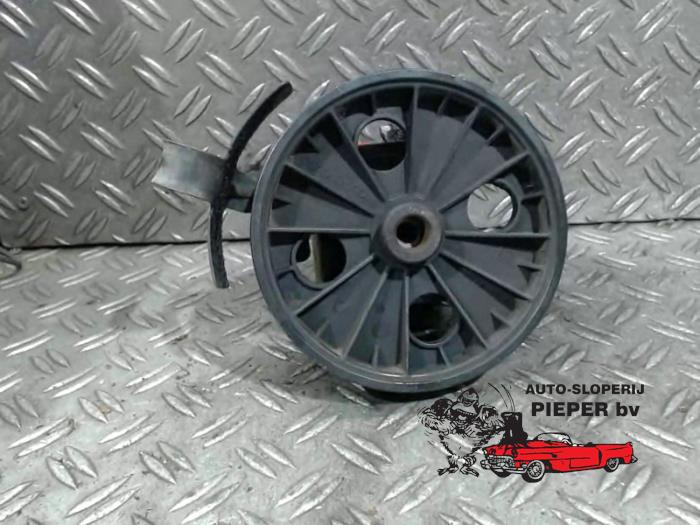 Usagé Pompe de direction Volvo S80 (TR/TS) 2.9 SE 24V Prix € 42,00 Règlement à la marge proposé par Autosloperij Pieper BV