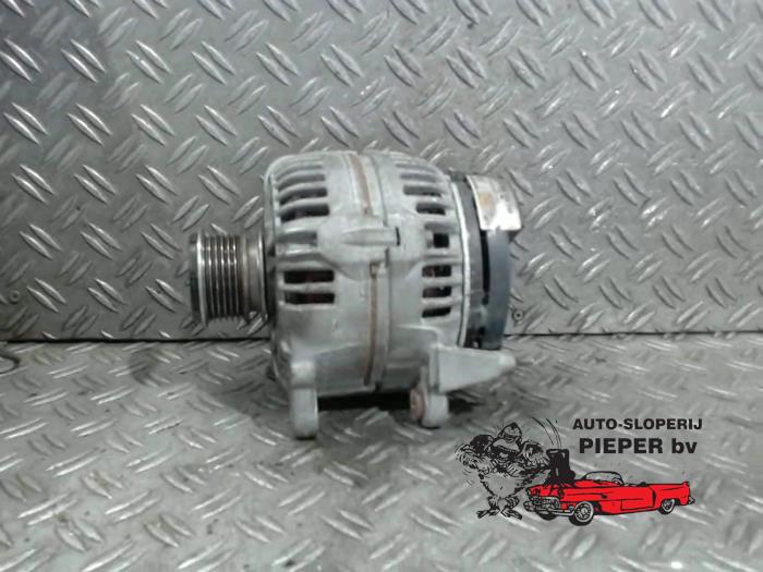 Usagé Dynamo Volkswagen Caddy III (2KA,2KH,2CA,2CH) 1.6 TDI 16V Prix € 52,50 Règlement à la marge proposé par Autosloperij Pieper BV