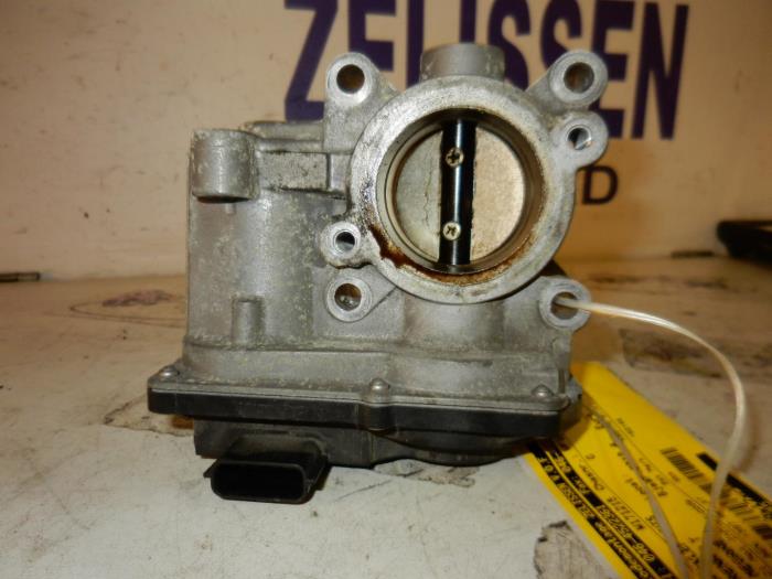 Gebrauchte Drosselklappengehäuse Renault Megane III Coupe (DZ) 1.4 16V TCe 130 Preis € 52,50 Margenregelung angeboten von Zelissen V.O.F. autodemontage