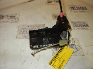 Used Rear door mechanism 4-door, right Opel Astra H SW (L35) 1.9 CDTi 100 Price on request offered by Zelissen V.O.F. autodemontage