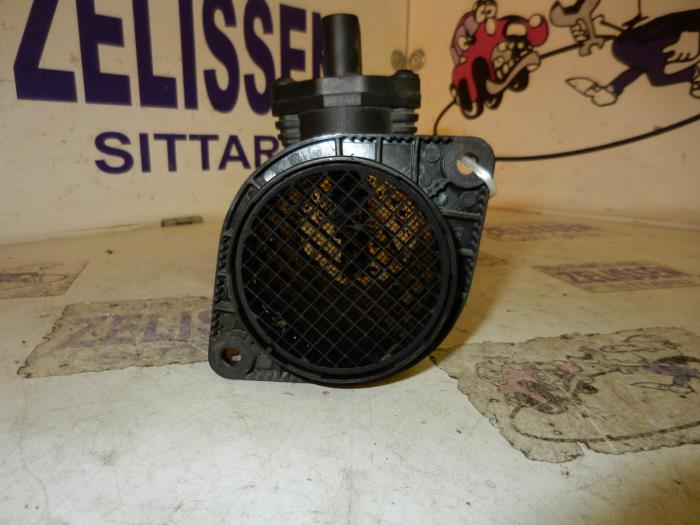 Gebrauchte Luftmassenmesser Volkswagen Passat Variant (3B5) 1.9 TDI 115 Preis auf Anfrage angeboten von Zelissen V.O.F. autodemontage