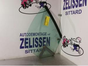 Gebrauchte Fenster 2-türig rechts hinten Peugeot 206 CC (2D) 2.0 16V Preis auf Anfrage angeboten von Zelissen V.O.F. autodemontage