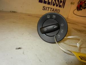 Used Light switch Skoda Octavia Combi (1Z5) 1.4 TSI 16V Price on request offered by Zelissen V.O.F. autodemontage