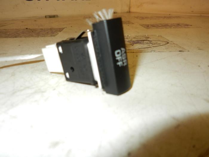 ASR Schalter van een Skoda Octavia Combi (1Z5) 1.4 TSI 16V 2009