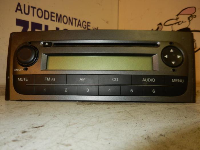 Reproductor de CD y radio de un Fiat Grande Punto (199) 1.4 2006