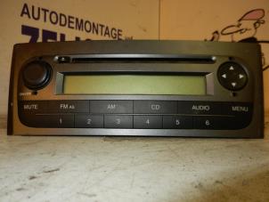 Używane Radioodtwarzacz CD Fiat Grande Punto (199) 1.4 Cena € 131,25 Procedura marży oferowane przez Zelissen V.O.F. autodemontage