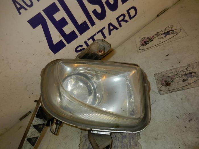 Używane Halogen prawy Fiat Grande Punto (199) 1.4 Cena na żądanie oferowane przez Zelissen V.O.F. autodemontage