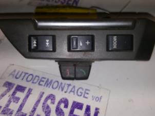 Used Steering wheel mounted radio control Landrover Freelander Price on request offered by Zelissen V.O.F. autodemontage